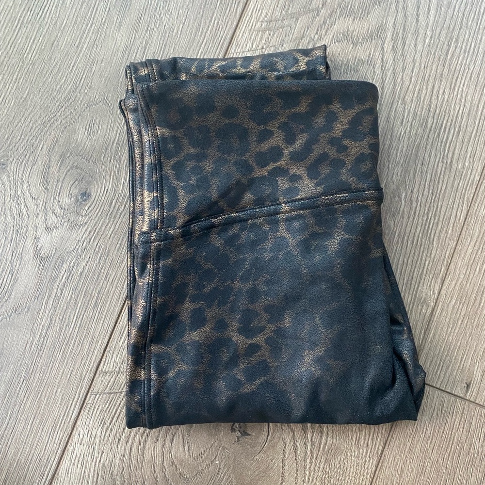 LIKE NEW SPANX cheetah print leggings size small